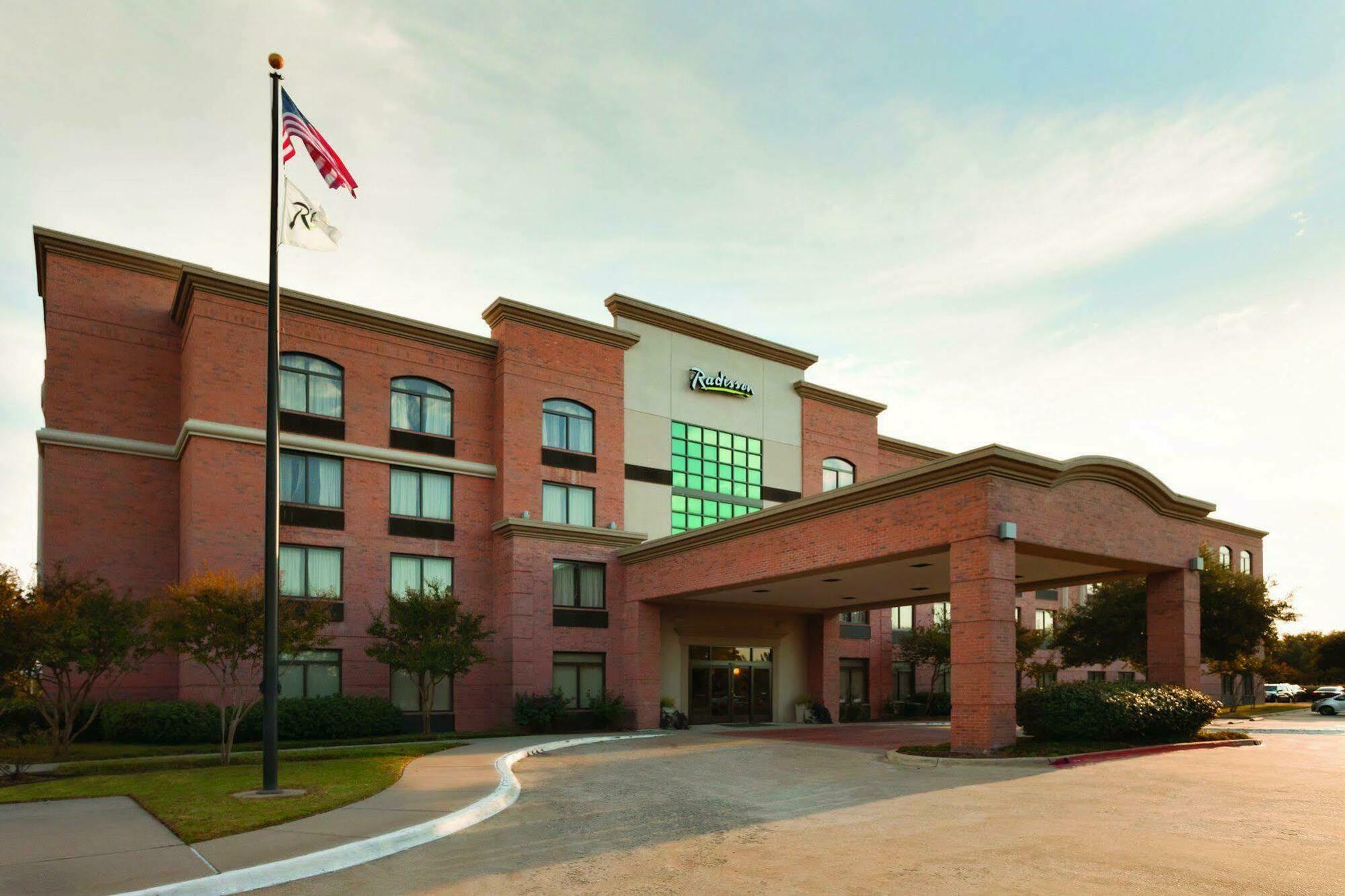 Radisson Hotel Dallas North-Addison Exterior foto